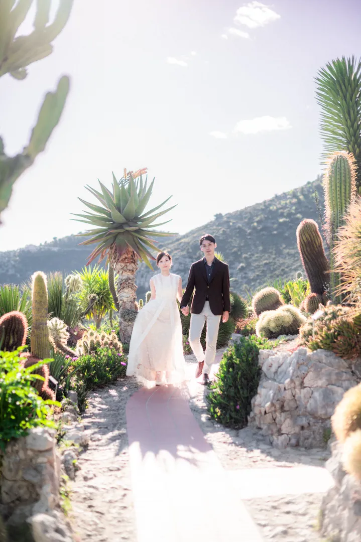 Photographe de mariage au Château de la Chèvre d'Or Photographe de couple Nice et Eze Village